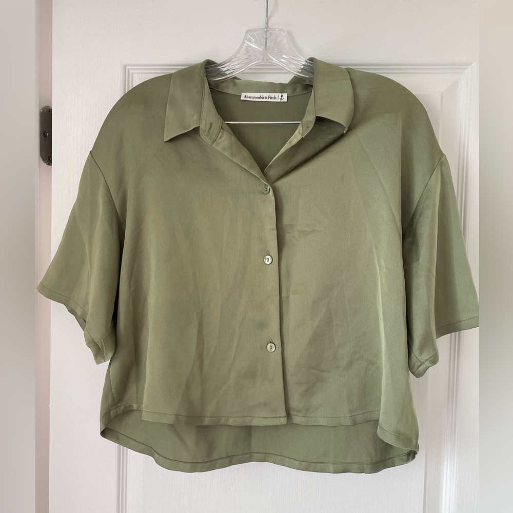 Abercrombie 90s Cropped Boxy Satin Button-Up Shirt